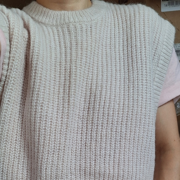 NWT OVERSIZED KNIT WOOL CONTENT DUSTY PINK BEIGE VEST. - Picture 4 of 13